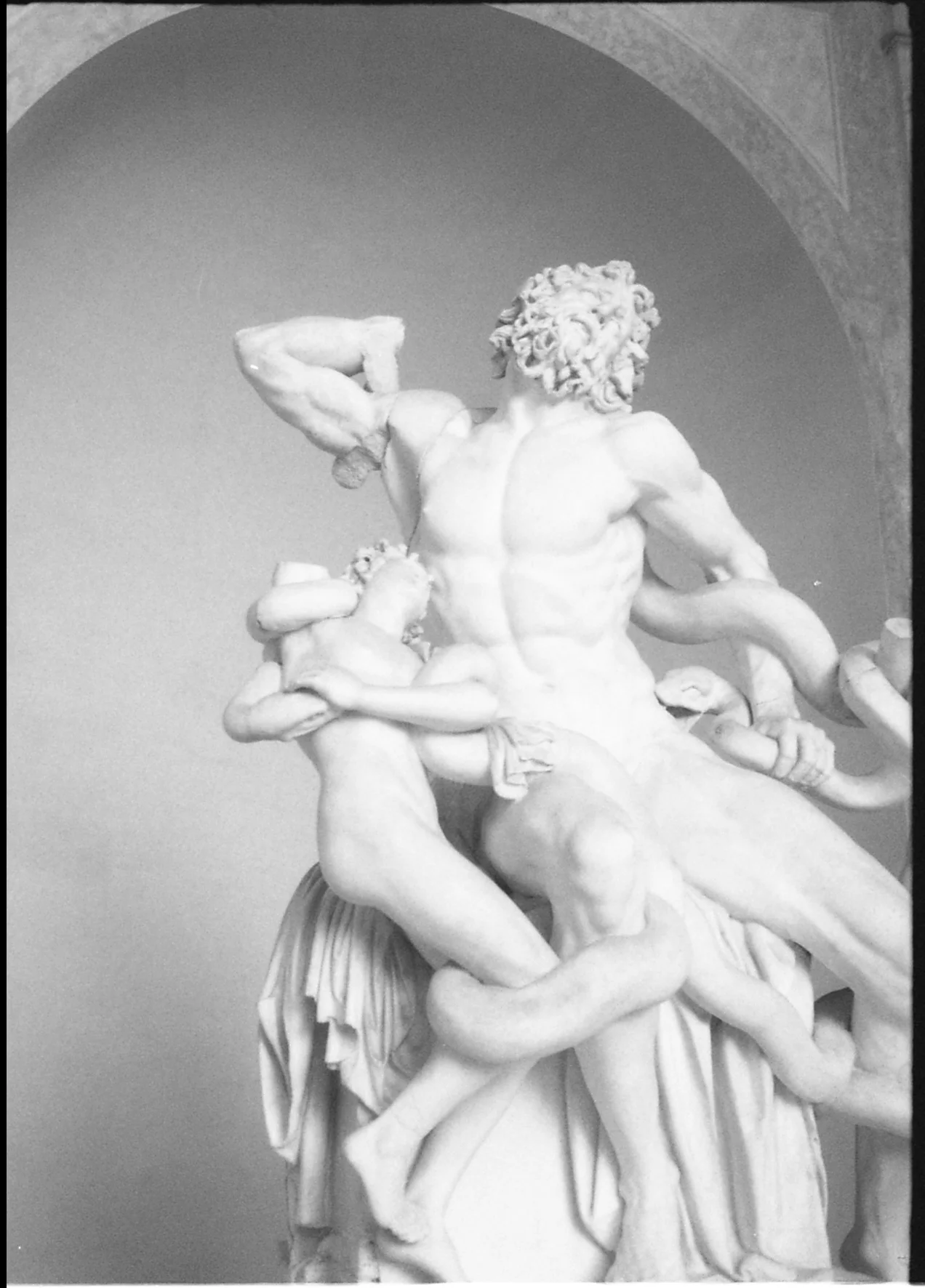 ROMA: CIUDAD EN RUINAS, IDENTIDAD EN CONSTRUCCIÓN — Laocoonte